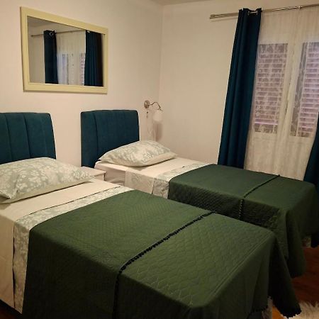 Apartments Popaj Комижа Экстерьер фото