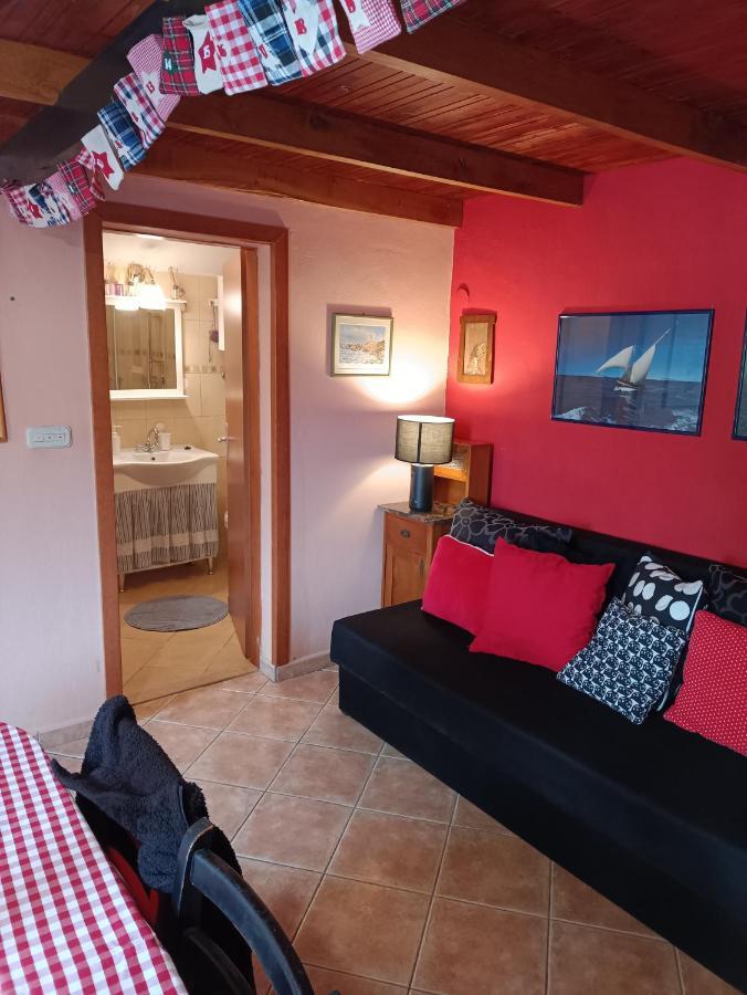 Apartments Popaj Комижа Экстерьер фото