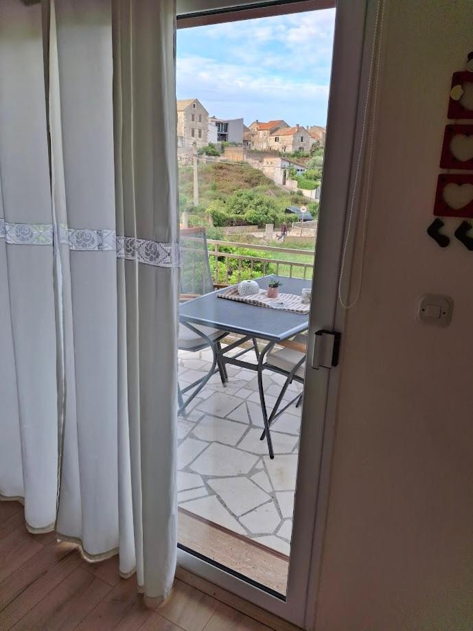 Apartments Popaj Комижа Экстерьер фото