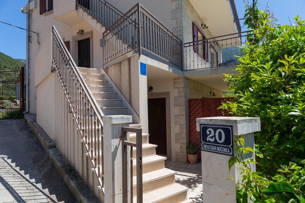 Apartments Popaj Комижа Экстерьер фото