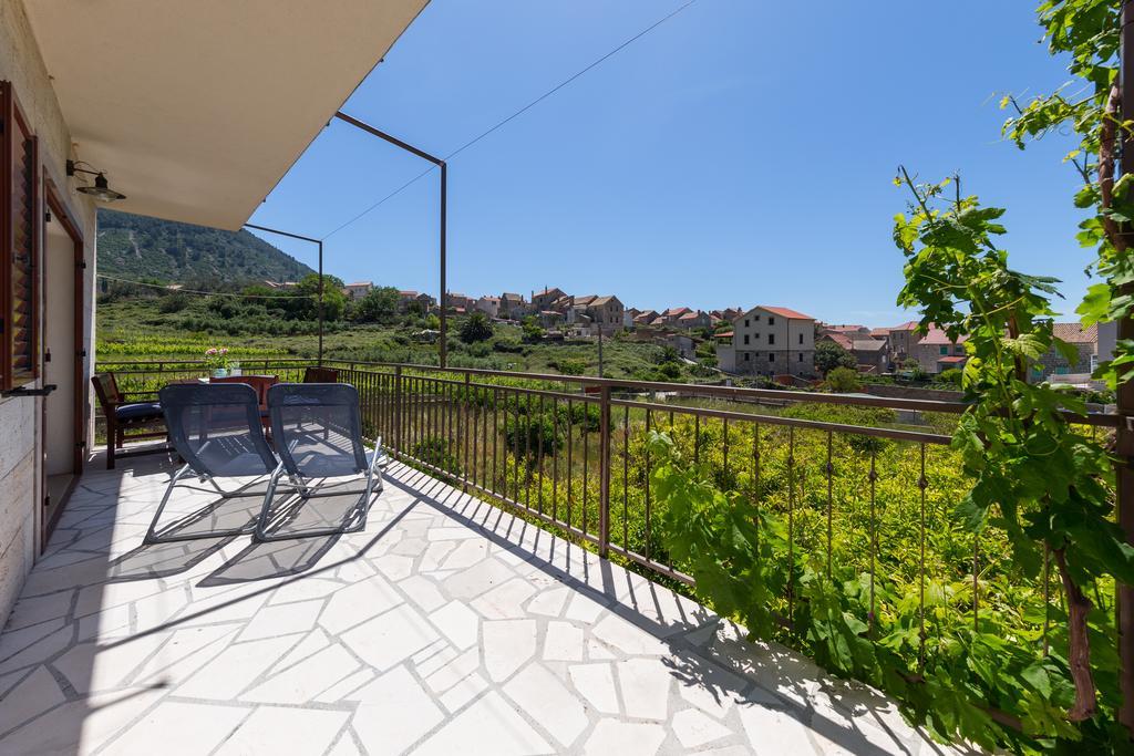 Apartments Popaj Комижа Экстерьер фото