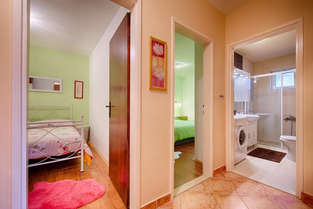 Apartments Popaj Комижа Экстерьер фото