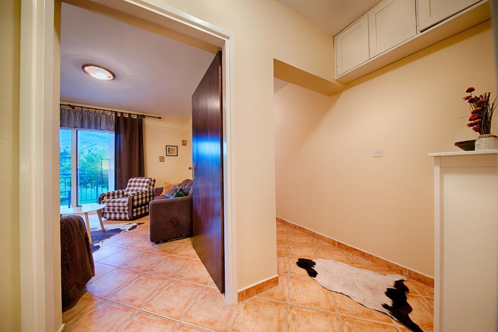 Apartments Popaj Комижа Экстерьер фото