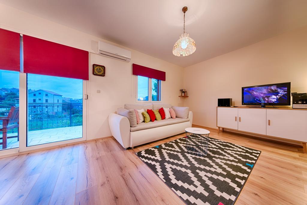 Apartments Popaj Комижа Экстерьер фото