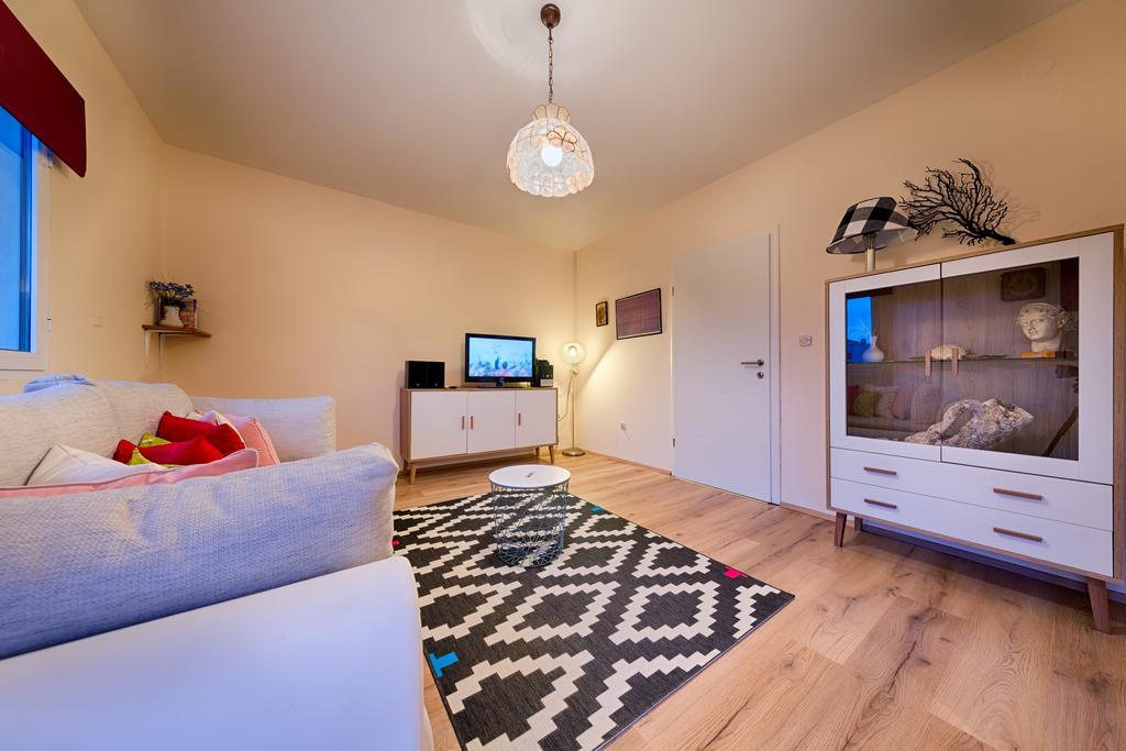 Apartments Popaj Комижа Экстерьер фото